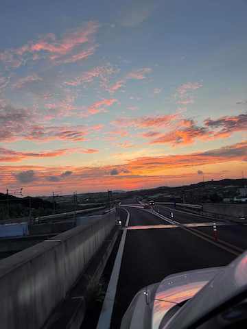 入選（中学生の部）「きれいな景色とドライブ」松堂 誇志（玉城中学校1年）